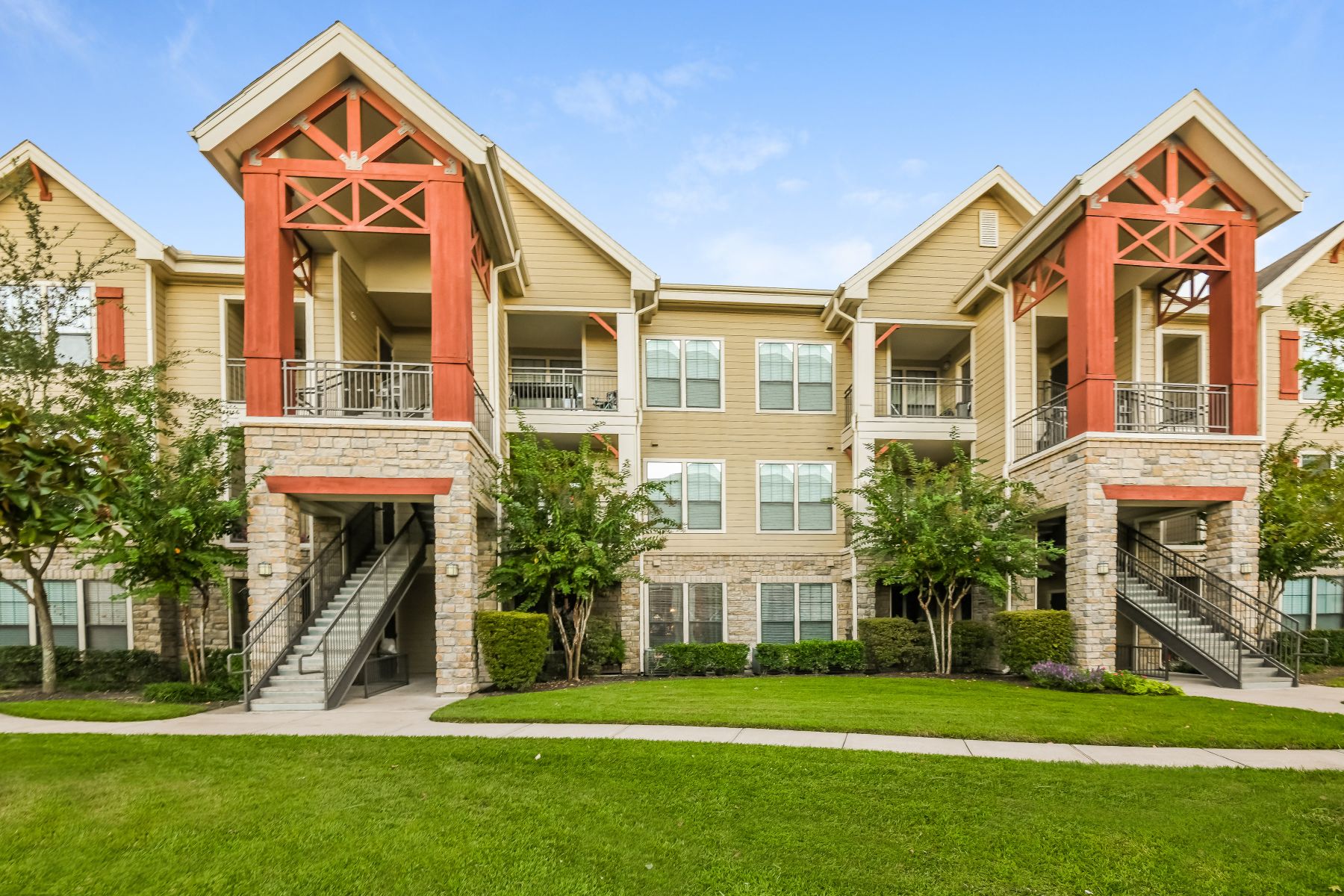 Yorktown Crossing | Apartments in Houston, TX